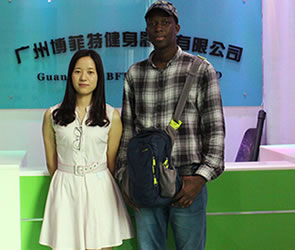 西非客户来中国广州羞羞视频网站在线观看进口健身房器材